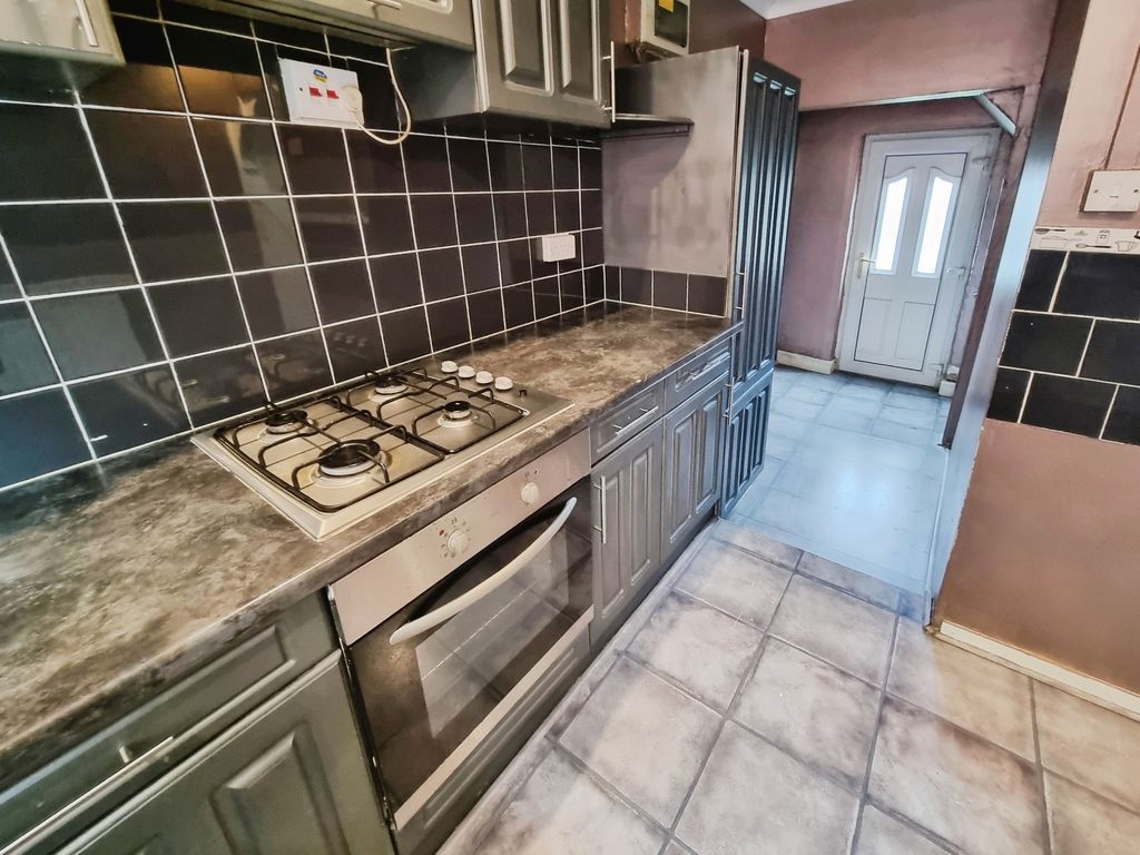 Property photo 3 of 8 Photo 5