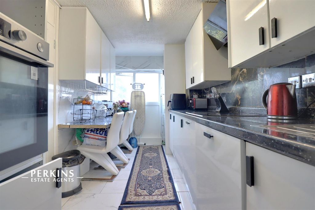 Property photo 2 of 5 Kitchen.Jpg