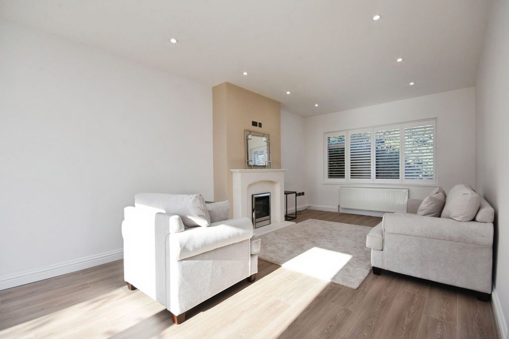 Property photo 3 of 14 Pbox-Img.Jpg
