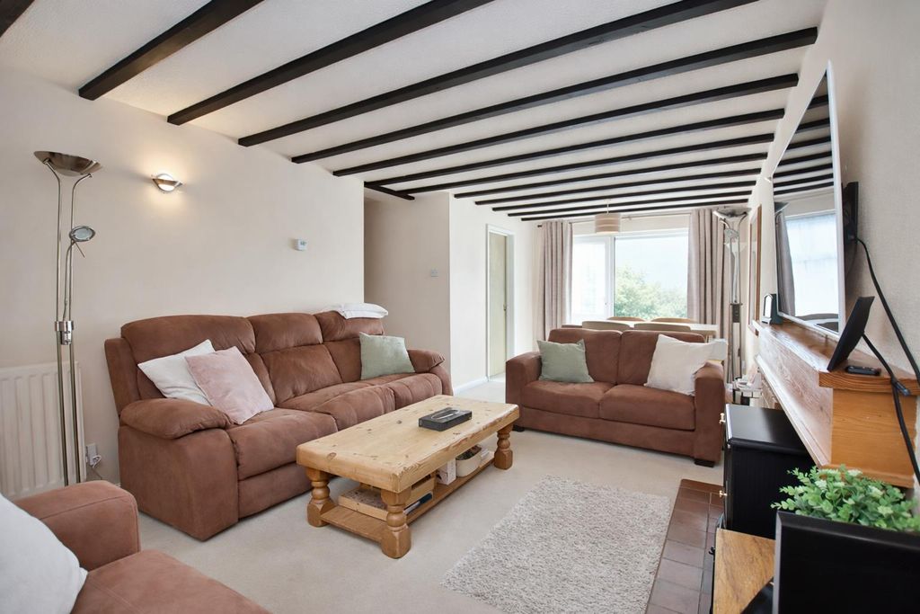 Property photo 2 of 11 56Ae07F4-3Bf9-4628-Be63-287853325c51.Png