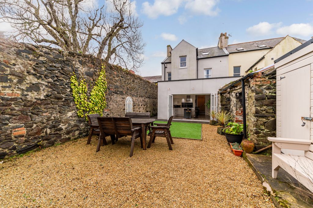 Property photo 2 of 69 119