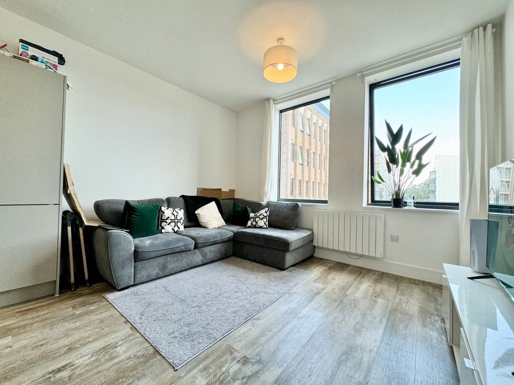 Property photo 2 of 17 Picture No. 18