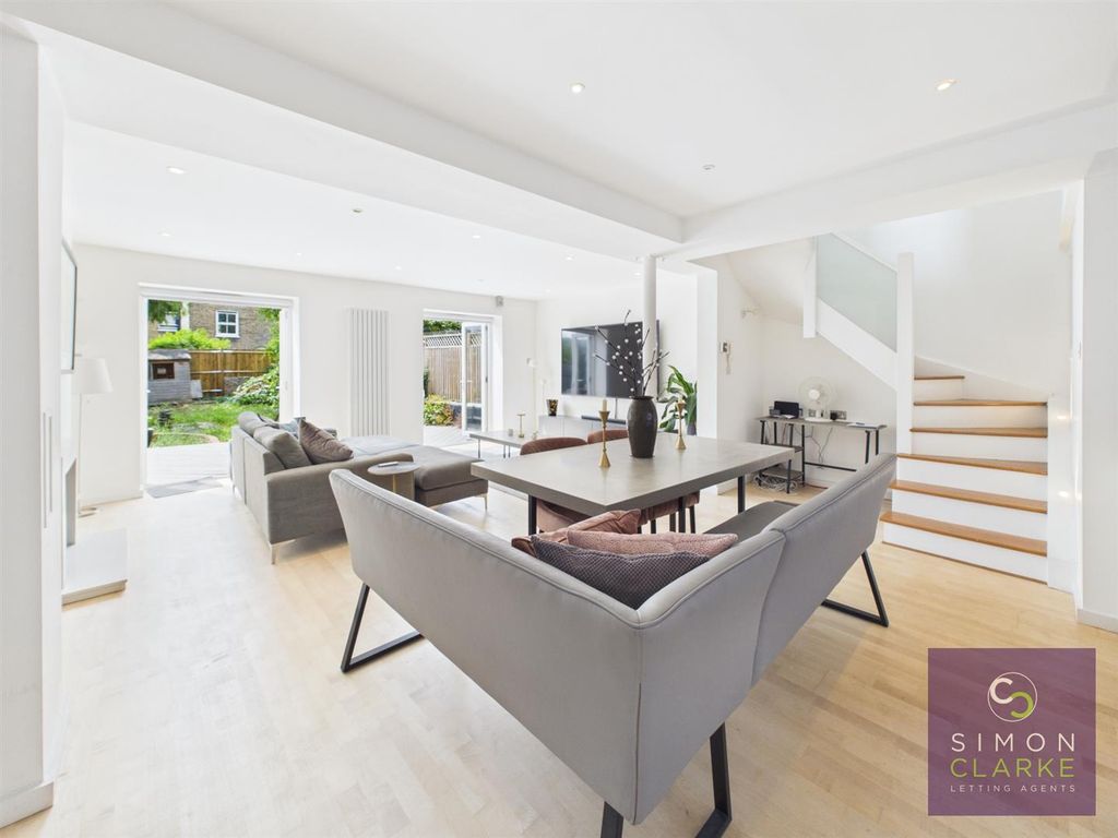 Property photo 1 of 16 Cam05425G0-Pr0146-Still006.Jpg