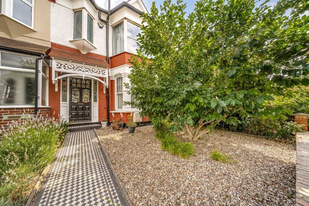 Property photo 1 of 9