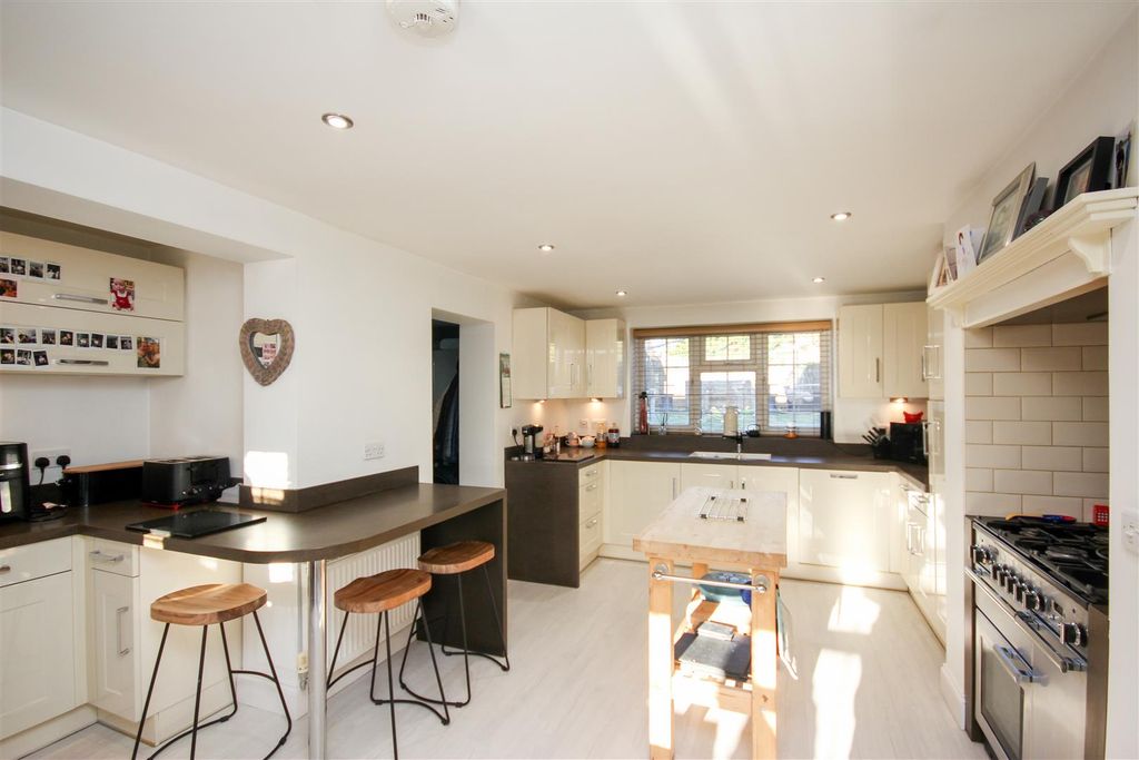 Property photo 2 of 29 Kitchen 1.Jpg
