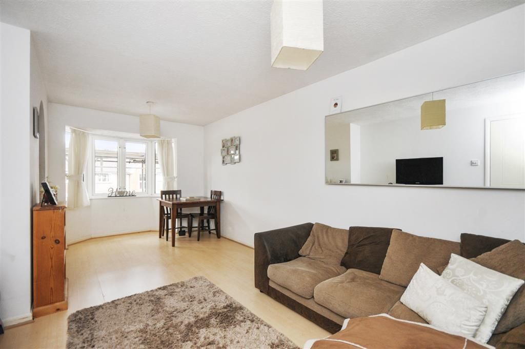 Property photo 2 of 7 Living Room