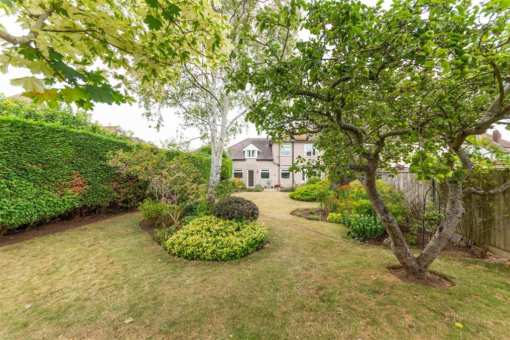 Property photo 3 of 29 Ks2B0528-Hdr.Jpg