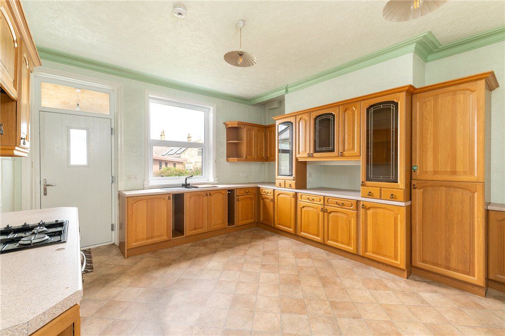 Property photo 2 of 19 Leyburn Grove