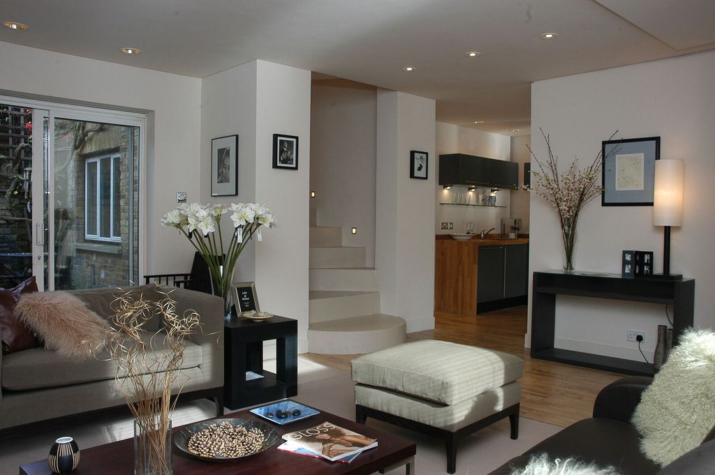 Property photo 2 of 53