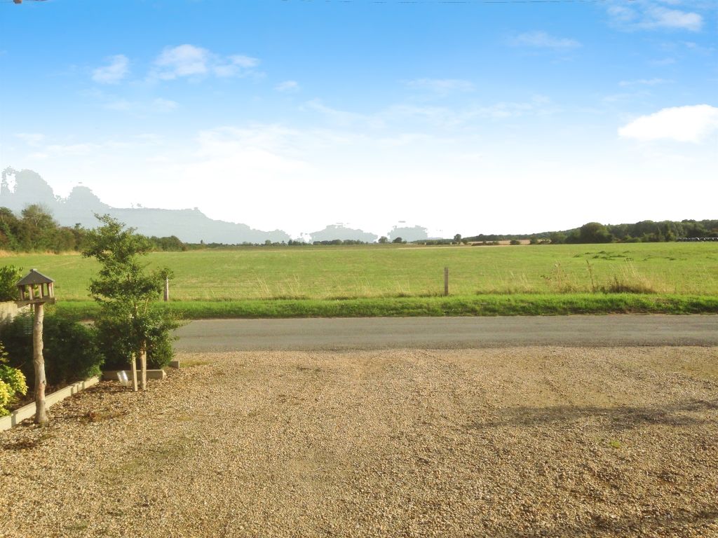 Property photo 2 of 27