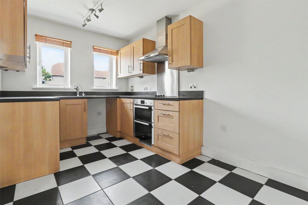 Property photo 2 of 13 2 - Picture No. 11