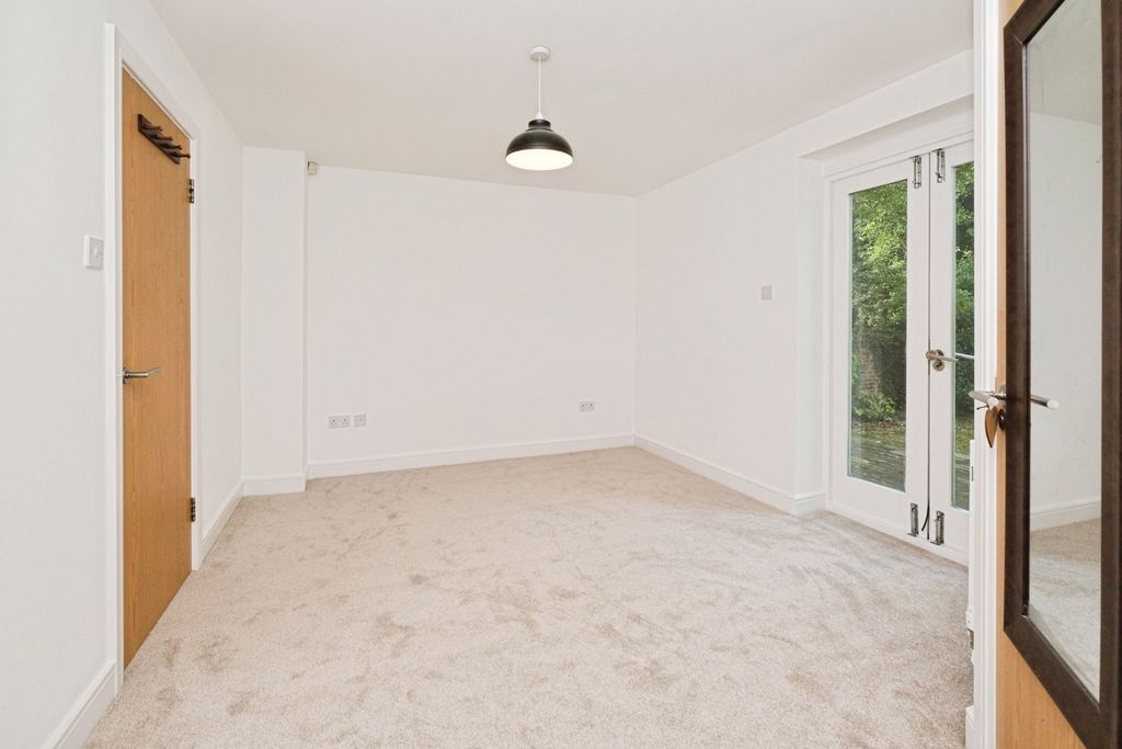 Property photo 2 of 15 Photo