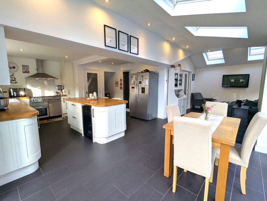 Property photo 3 of 29 Photograph 3