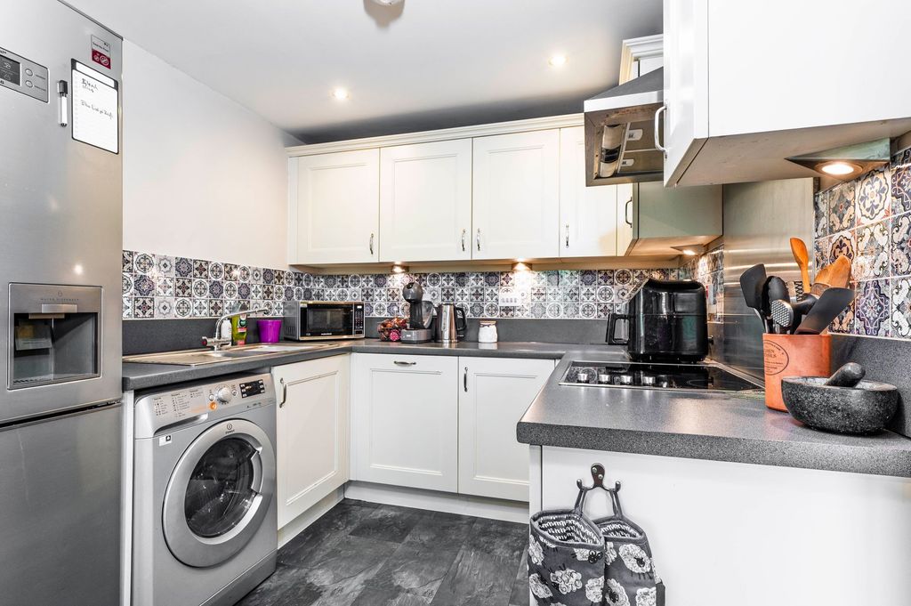 Property photo 3 of 16 Kitchen