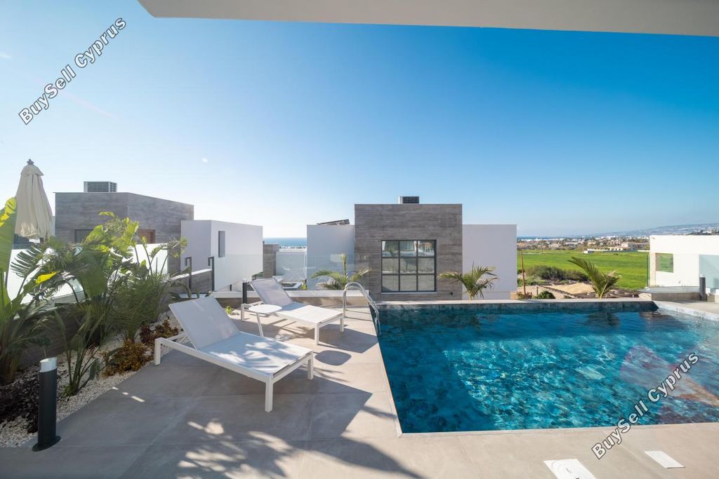 Property photo 3 of 53