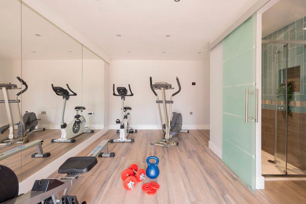 Property photo 2 of 29