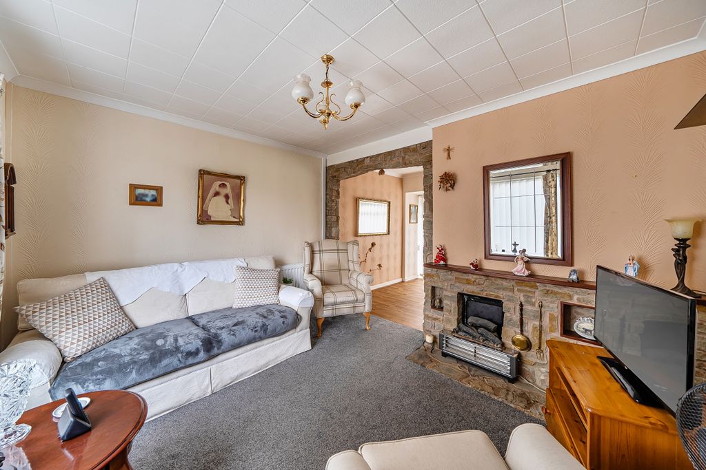 Property photo 2 of 8 1400802-8-69679Fa670A79