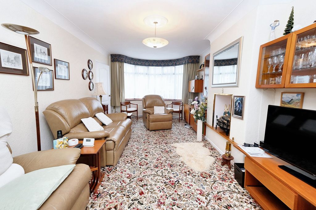 Property photo 2 of 23