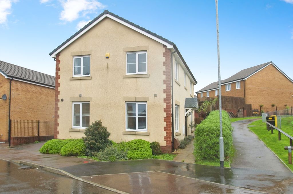 Property photo 2 of 20