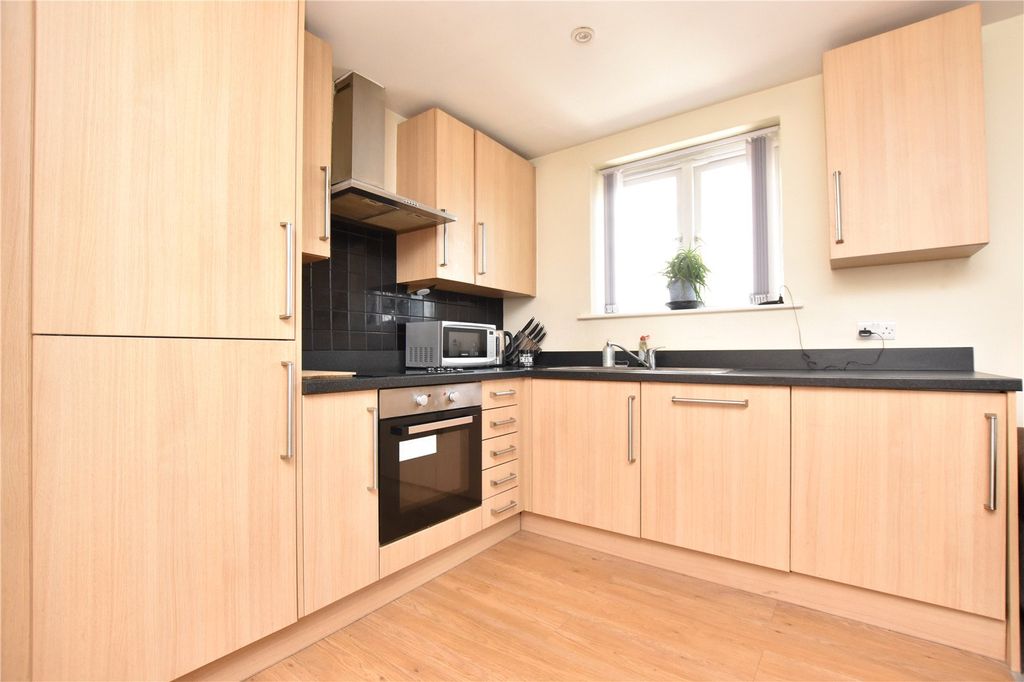 Property photo 2 of 13 Picture No. 31