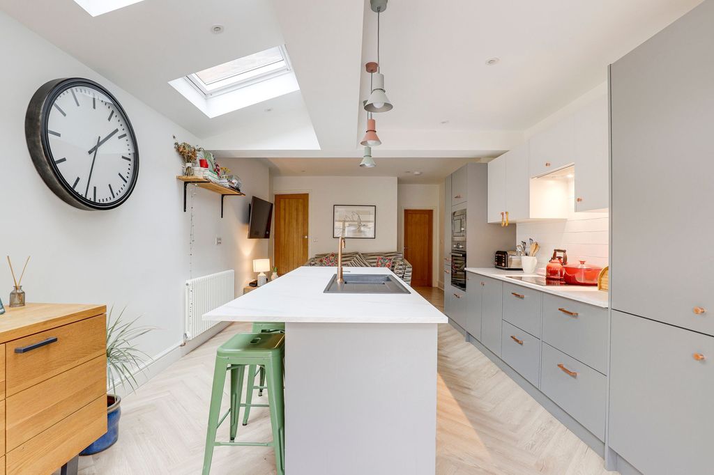 Property photo 3 of 22