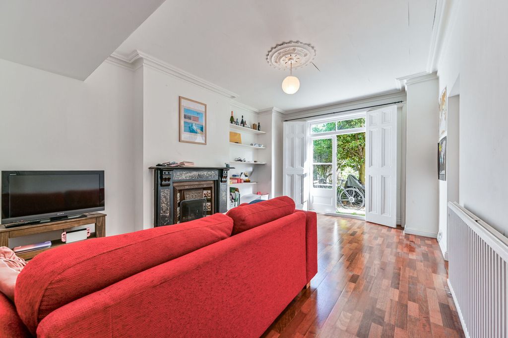 Property photo 2 of 10