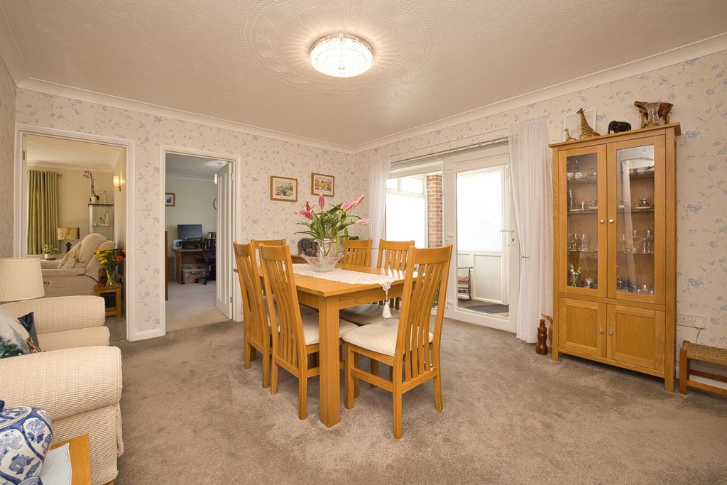 Property photo 3 of 21 Picture 3