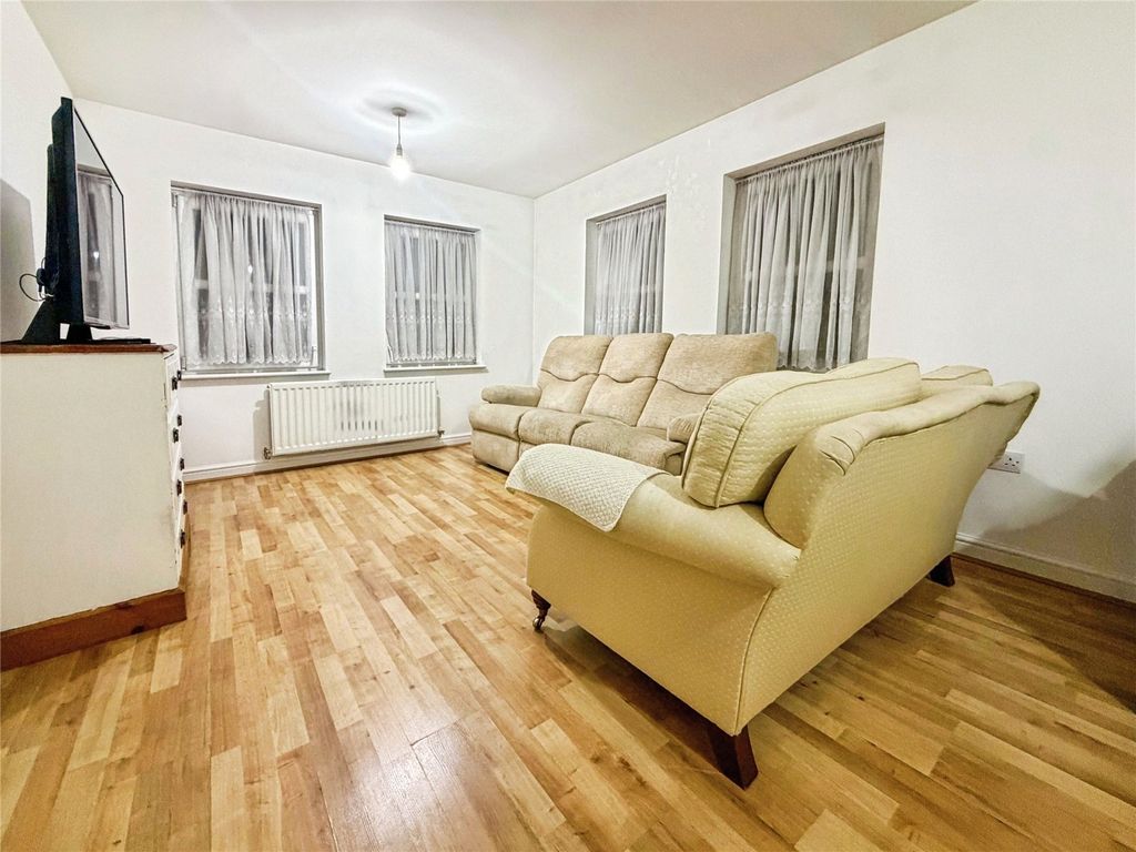 Property photo 2 of 14 Picture No. 07