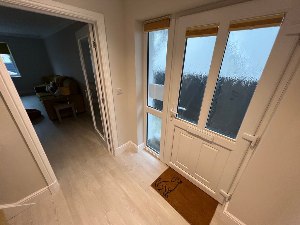 Property photo 2 of 40