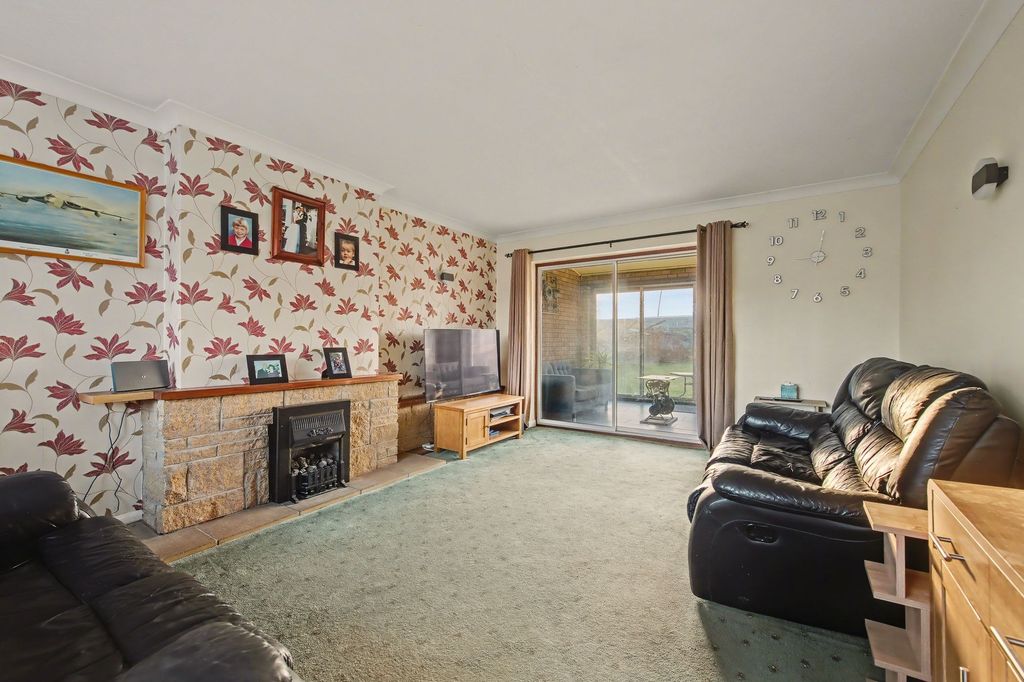 Property photo 3 of 24