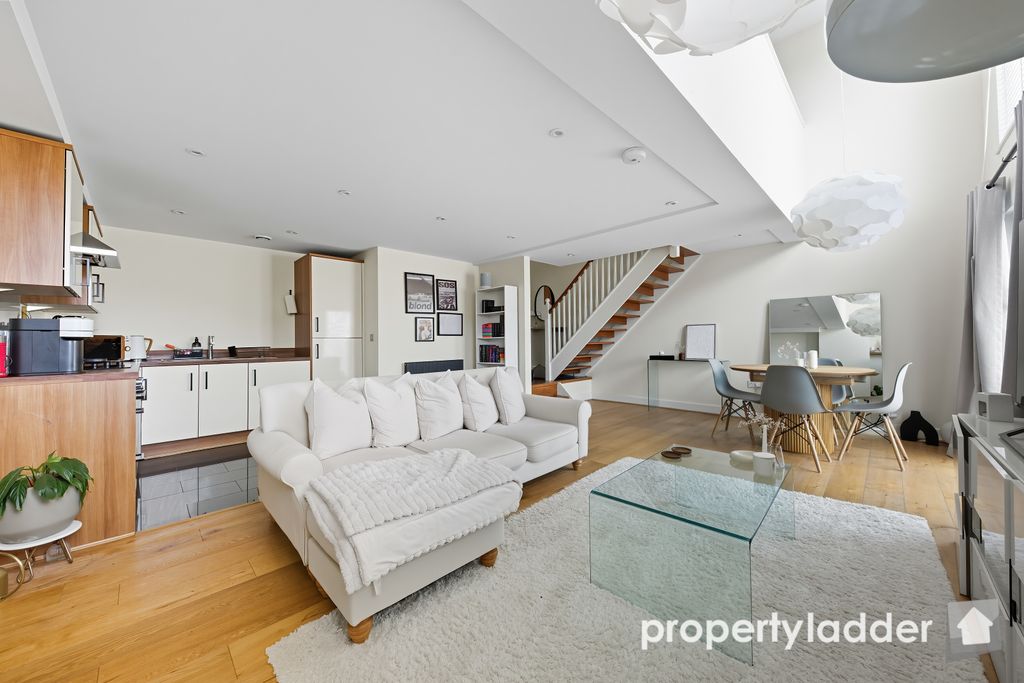 Property photo 2 of 18 Pl-19