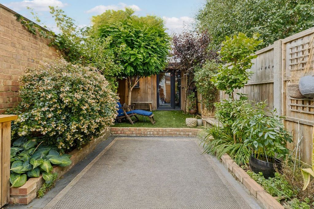 Property photo 3 of 14
