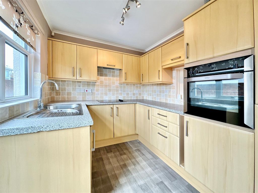 Property photo 2 of 17 Kitchen From Door.Jpg