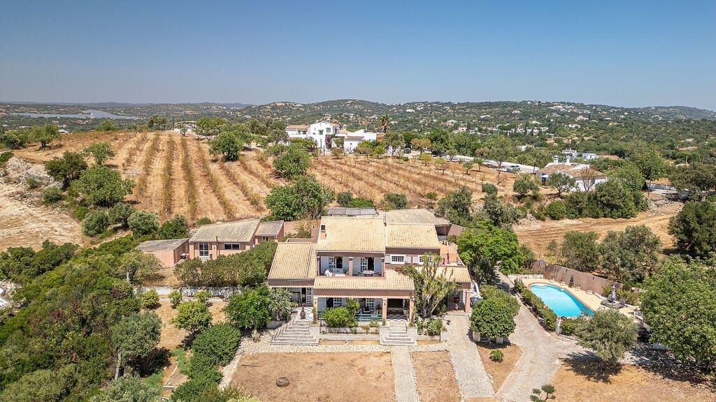 Property photo 1 of 26 Algarve Villa Ptsanv401 1