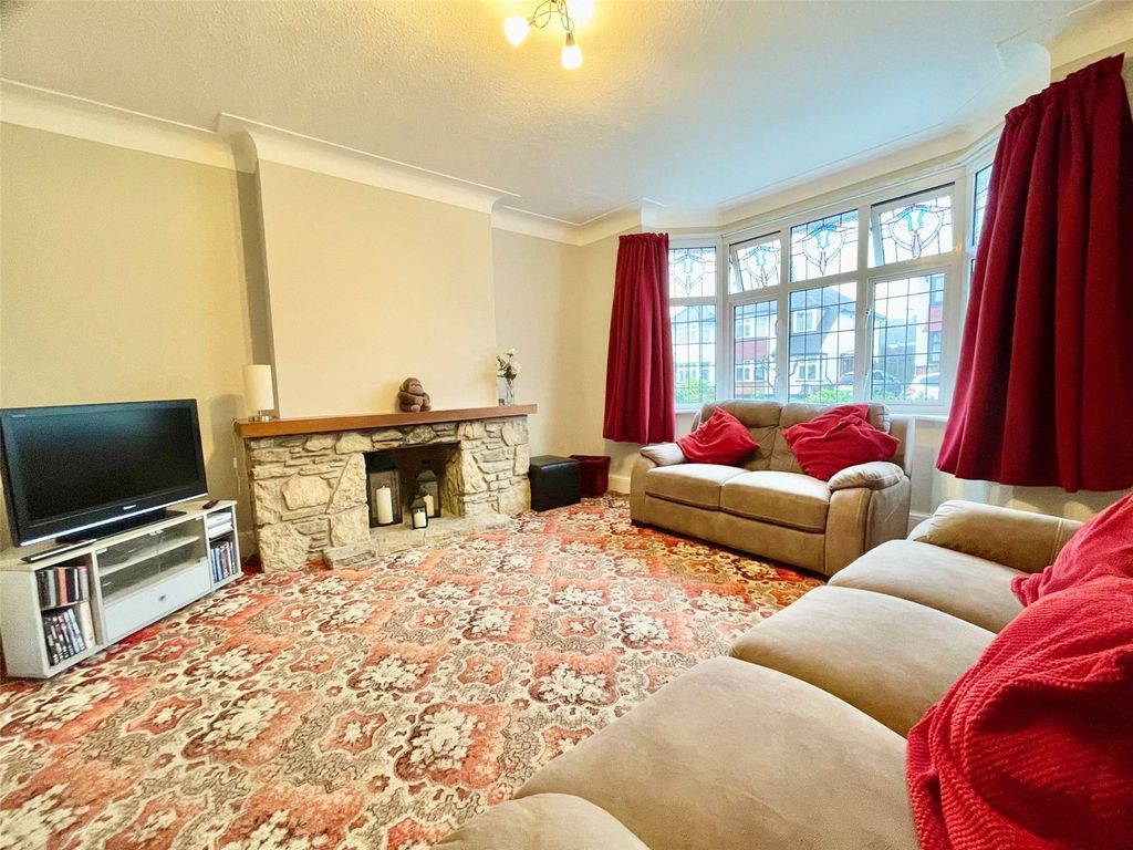 Property photo 3 of 18 Picture No. 16