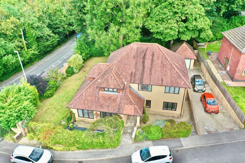 Property photo 1 of 52