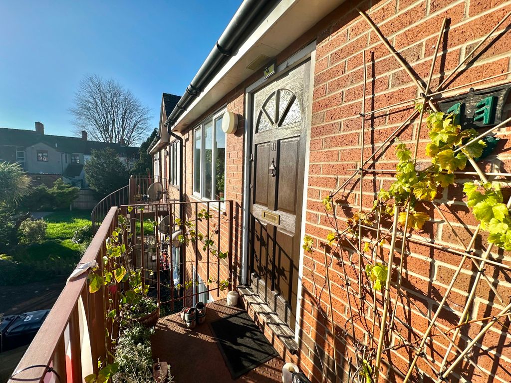 Property photo 2 of 8