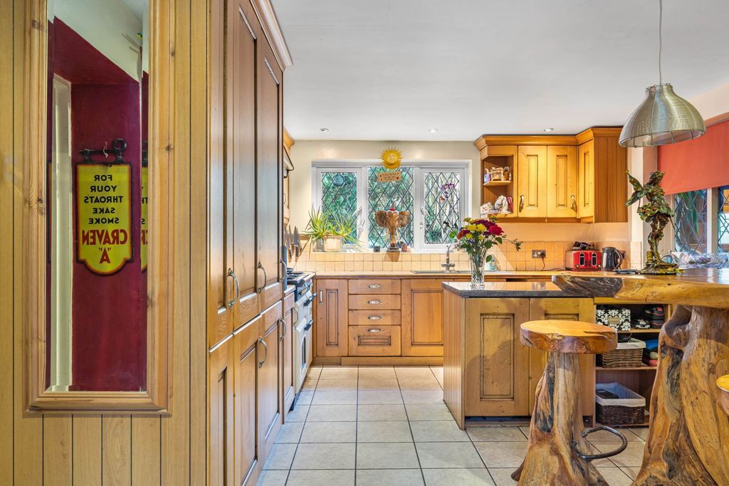 Property photo 3 of 22