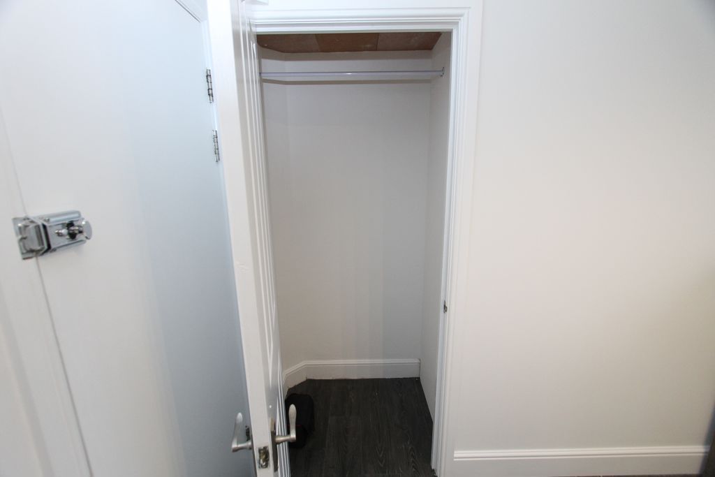 Property photo 3 of 6 Photo 8