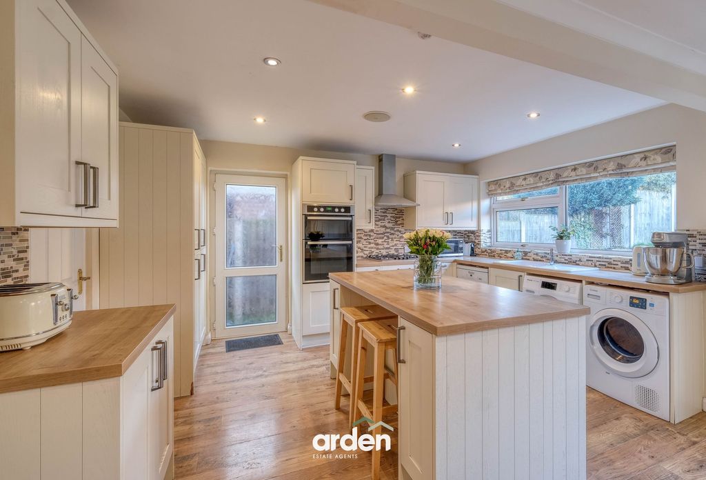 Property photo 2 of 17