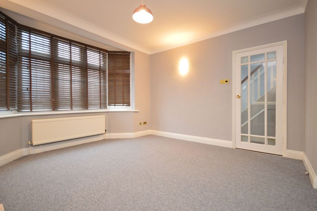 Property photo 2 of 18 Gallery