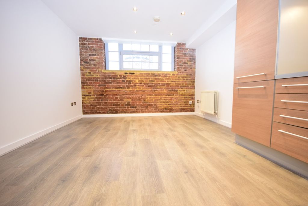 Property photo 2 of 5 Lounge