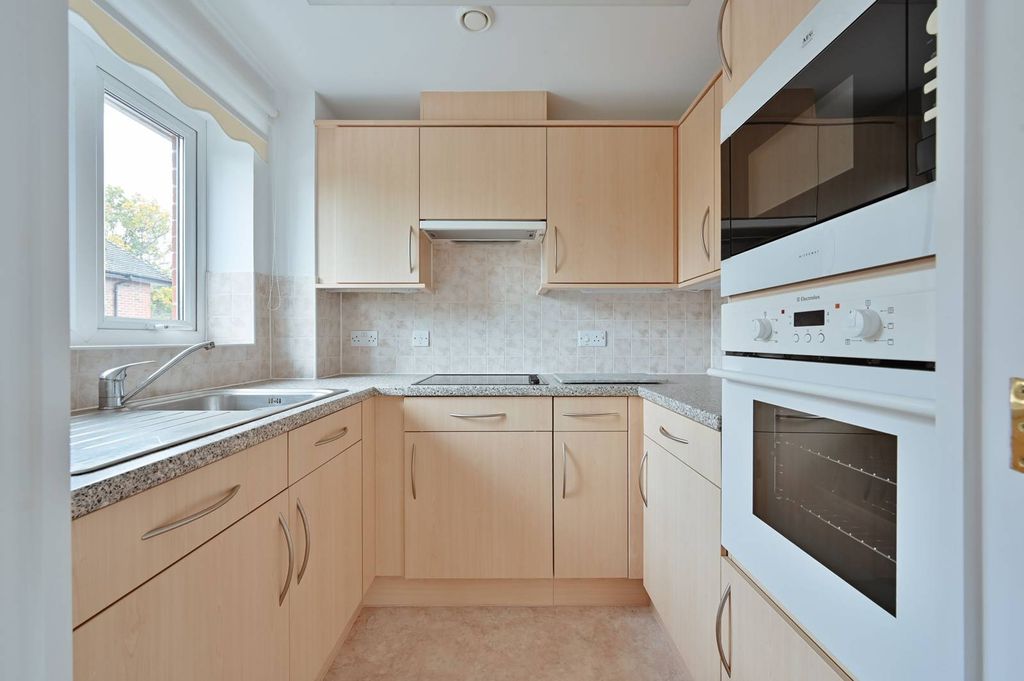 Property photo 3 of 10