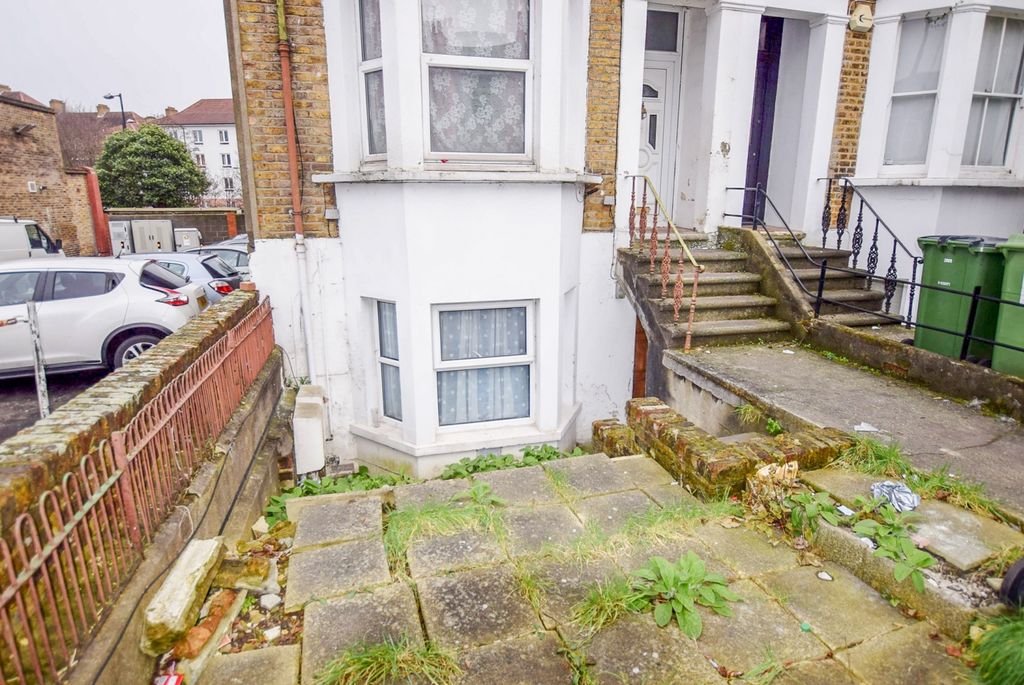 Property photo 2 of 8 5B Eg1