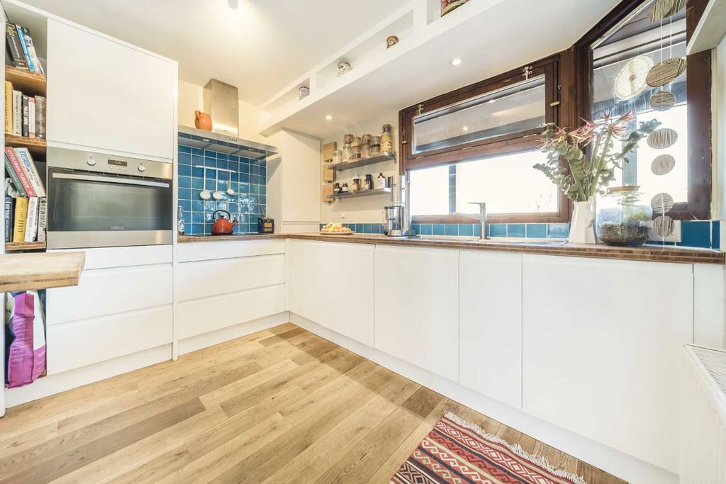 Property photo 3 of 5