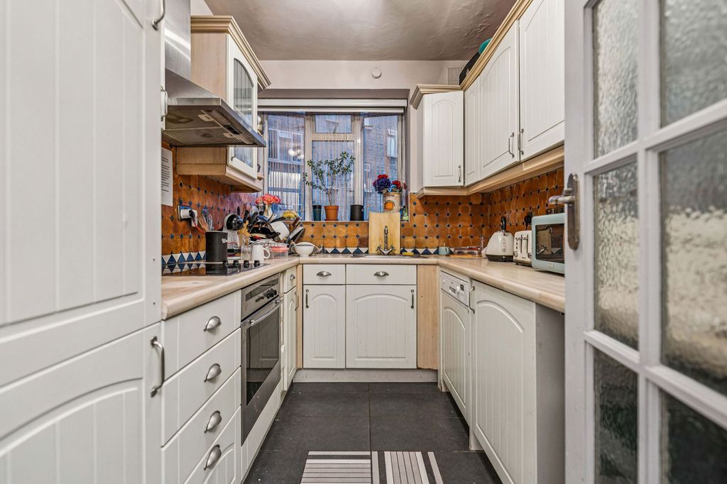 Property photo 3 of 16