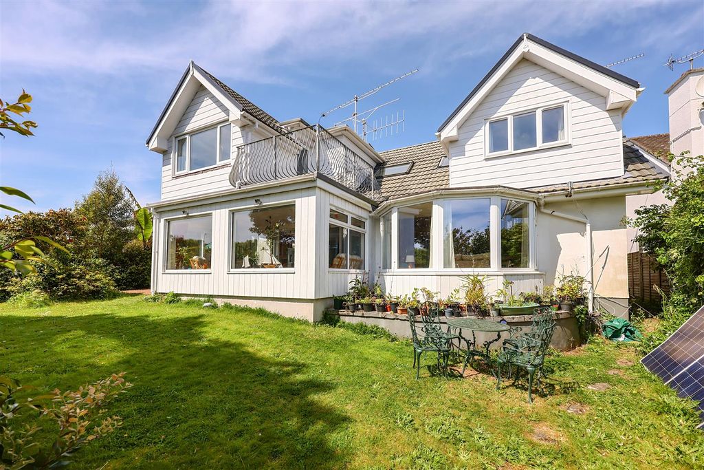 Property photo 3 of 38