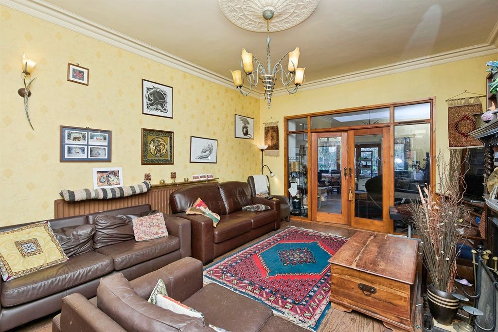 Property photo 3 of 21