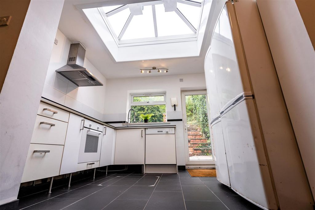 Property photo 3 of 13 Approach