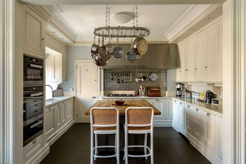 Property photo 3 of 12 Kitchen